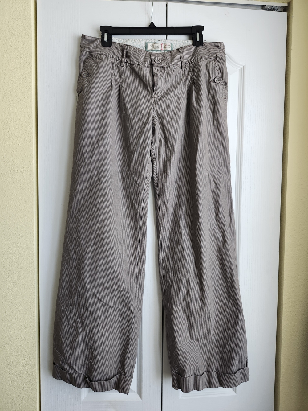Old Navy Women's Wide-Leg Trousers in Taupe